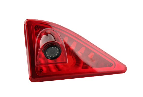 Achteruitrijcamera geïntegreerd met derde remlicht van Renault Master bij Ataf Turnhout