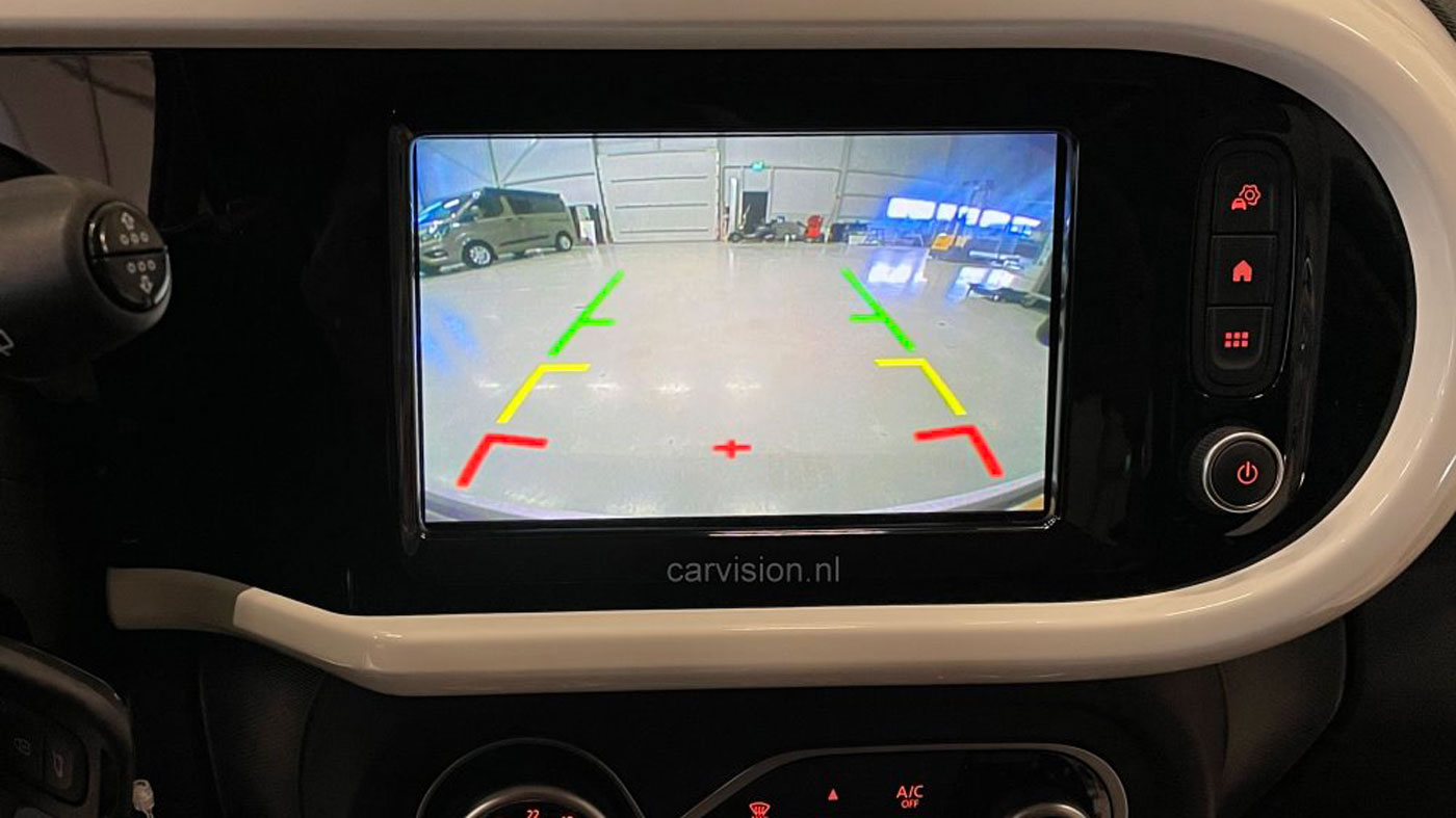 Renault dashboard met achteruitrijcamera bij Ataf Turnhout