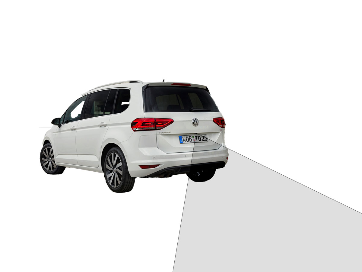Volkswagen Touran met achteruitrijcamera bij Ataf Turnhout