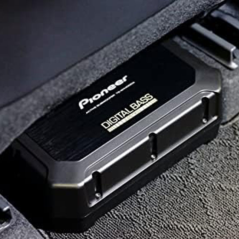 compact-subwoofer onder de autostoel bij Ataf Turnhout